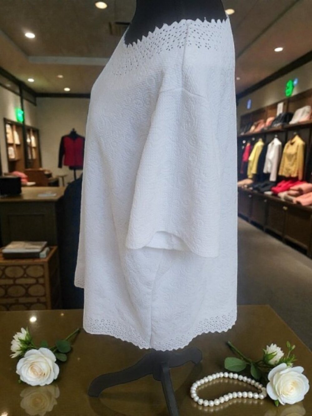 Rebecca Malone White Embossed Eyelet Scoop Neck Tunic Top ✨Size: 1X✨ - Picture 9 of 11